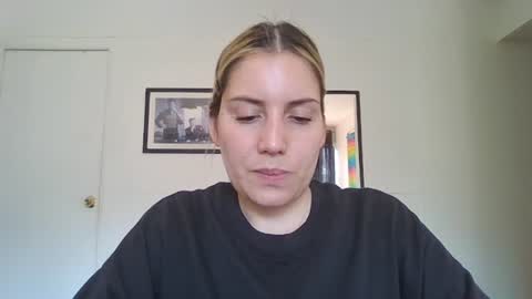 Sweet  alana online show from September 23, 2025, 6:44 pm