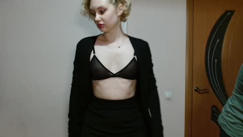 Snapshot of sweet__daddy8 chatting on December 3, 2024, 2:05 pm BredEmiliya online show from December 3, 2024, 2:05 pm