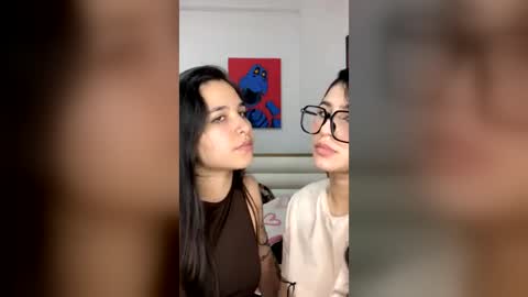 Snapshot of sweet_and_rous chatting on July 8, 2026, 1:43 am sweet_and_rous online show from July 8, 2026, 1:43 am