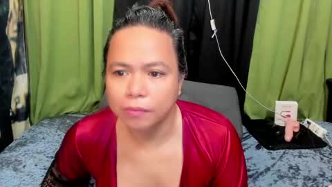 Snapshot of sweet_asiants_4u chatting on May 3, 2026, 12:27 am izza izzasweet online show from May 3, 2026, 12:27 am