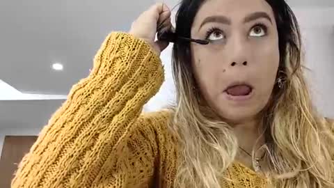 Bella Valery online show from April 21, 2026, 11:38 am