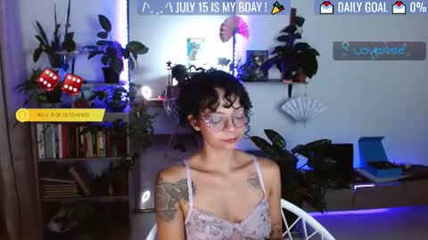 Snapshot of sweet_bluee chatting on June 23, 2026, 12:30 am Tutti online show from June 23, 2026, 12:30 am