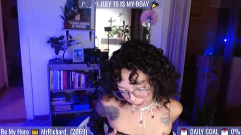Snapshot of sweet_bluee chatting on July 13, 2026, 11:51 pm Tutti online show from July 13, 2026, 11:51 pm