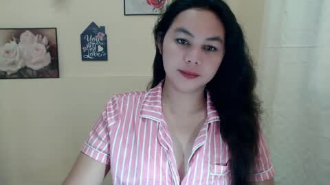 Snapshot of sweet_danicaa chatting on May 11, 2026, 11:02 pm danice online show from May 11, 2026, 11:02 pm
