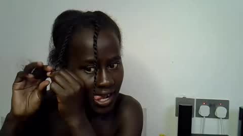 Snapshot of sweet_diva19 chatting on October 6, 2025, 11:35 pm sweet_diva19 online show from October 6, 2025, 11:35 pm