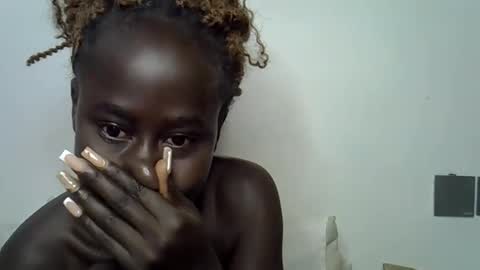 Snapshot of sweet_diva19 chatting on November 26, 2025, 10:33 pm sweet_diva19 online show from November 26, 2025, 10:33 pm