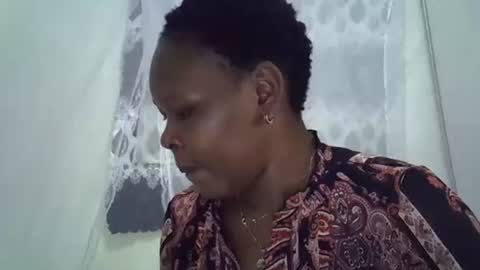 sweet_dori33 online show from April 6, 2026, 10:54 pm