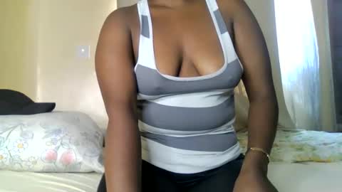 sweet_ebony001 online show from April 19, 2026, 10:47 am