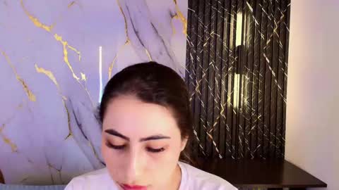 sweet_flame_ online show from September 14, 2025, 3:44 pm