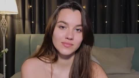 Snapshot of sweet_haeven chatting on May 11, 2026, 9:12 pm Im Mia.LOVELY PATTERNS 100 120 160 200 my toy buzzes from 2 tip online show from May 11, 2026, 9:12 pm