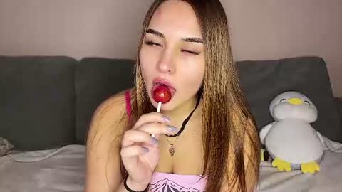 Snapshot of sweet_heart_emily chatting on July 31, 2026, 11:31 am Hello there im Emily Im new here Lets have fun online show from July 31, 2026, 11:31 am