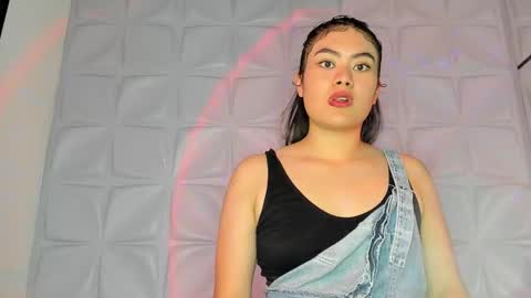 Snapshot of sweet_helen_ chatting on November 30, 2025, 6:34 pm Lyn online show from November 30, 2025, 6:34 pm