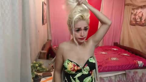 sweet_hunterxx online show from October 20, 2025, 12:00 am