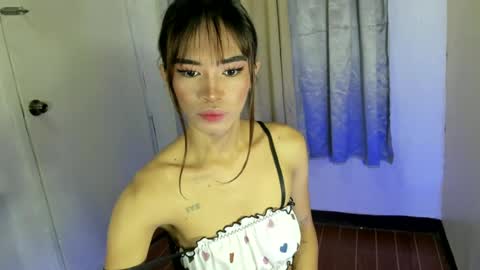 sweet_kyliexx online show from June 15, 2026, 5:20 am