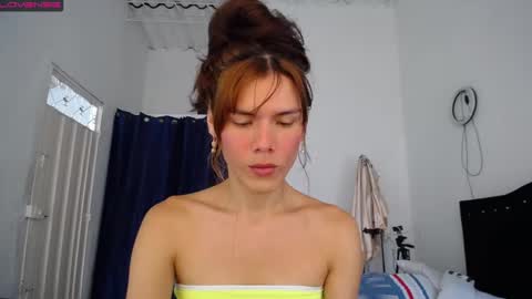 Snapshot of sweet_lady_16 chatting on February 17, 2025, 3:20 pm Lady online show from February 17, 2025, 3:20 pm