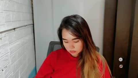 Snapshot of sweet_laika chatting on December 16, 2024, 4:23 am LAIKA online show from December 16, 2024, 4:23 am