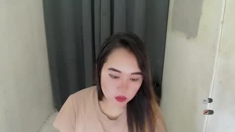 Snapshot of sweet_laika chatting on December 18, 2024, 3:15 am LAIKA online show from December 18, 2024, 3:15 am