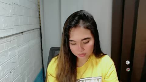 Snapshot of sweet_laika chatting on December 28, 2024, 3:37 am LAIKA online show from December 28, 2024, 3:37 am