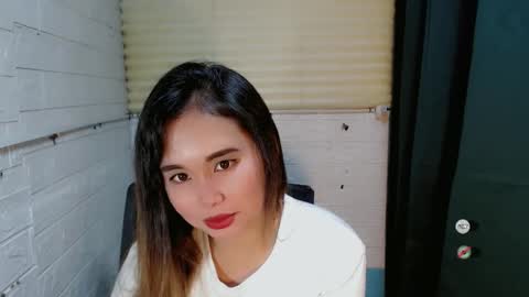 Snapshot of sweet_laika chatting on December 29, 2024, 6:24 am LAIKA online show from December 29, 2024, 6:24 am