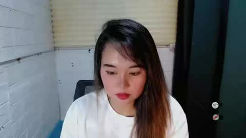 Snapshot of sweet_laika chatting on January 2, 2025, 3:26 am LAIKA online show from January 2, 2025, 3:26 am