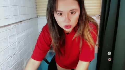 Snapshot of sweet_laika chatting on January 13, 2025, 6:16 am LAIKA online show from January 13, 2025, 6:16 am