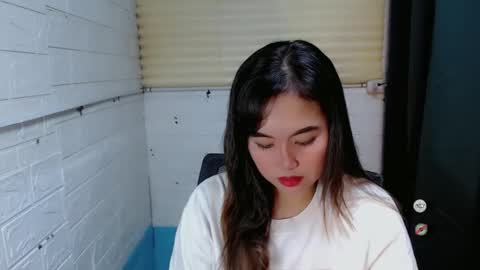 Snapshot of sweet_laika chatting on January 15, 2025, 2:49 am LAIKA online show from January 15, 2025, 2:49 am