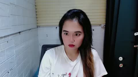 Snapshot of sweet_laika chatting on January 24, 2025, 4:05 am LAIKA online show from January 24, 2025, 4:05 am