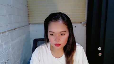 Snapshot of sweet_laika chatting on February 3, 2025, 3:31 am LAIKA online show from February 3, 2025, 3:31 am