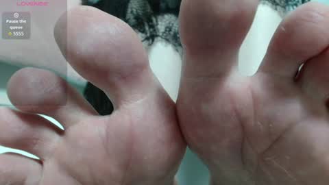 sweet_lilbunny online show from July 17, 2026, 5:18 pm