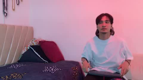 Mia online show from May 22, 2026, 12:11 pm