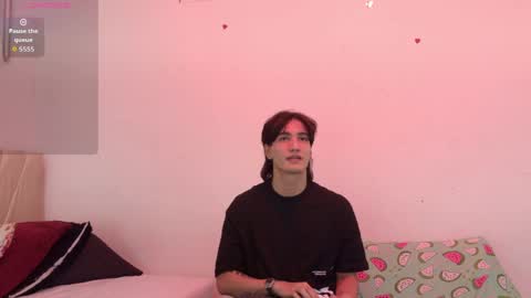 Mia online show from May 28, 2026, 12:02 pm