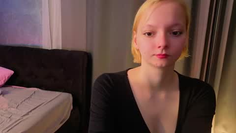 Snapshot of sweet_lynx chatting on April 20, 2026, 4:21 pm Lana online show from April 20, 2026, 4:21 pm