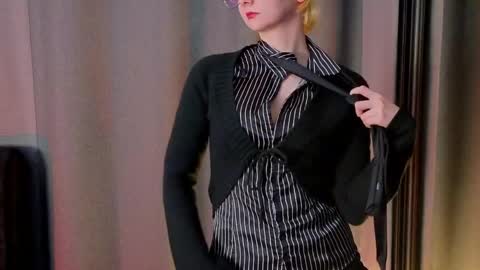 Snapshot of sweet_lynx chatting on April 25, 2026, 4:26 pm Lana online show from April 25, 2026, 4:26 pm