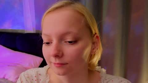 Snapshot of sweet_lynx chatting on May 10, 2026, 5:07 pm Lana online show from May 10, 2026, 5:07 pm