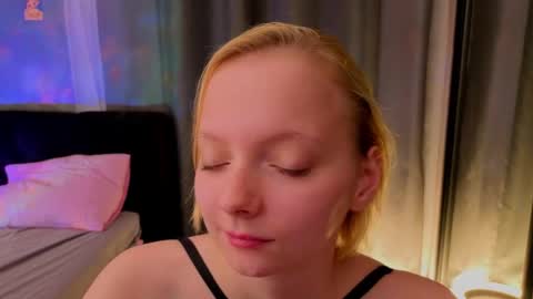 Snapshot of sweet_lynx chatting on May 14, 2026, 4:47 pm Lana online show from May 14, 2026, 4:47 pm