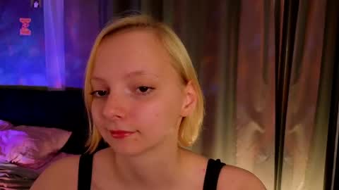 Snapshot of sweet_lynx chatting on May 25, 2026, 5:19 pm Lana online show from May 25, 2026, 5:19 pm