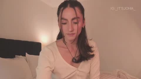 Snapshot of sweet_mara_cat chatting on April 19, 2026, 12:54 am Mor online show from April 19, 2026, 12:54 am
