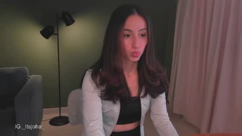 Snapshot of sweet_mara_cat chatting on July 7, 2026, 5:39 pm Mor online show from July 7, 2026, 5:39 pm