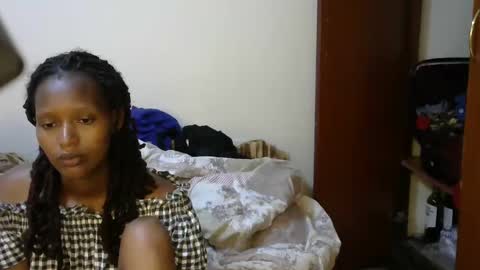 Snapshot of sweet_melod chatting on November 10, 2025, 3:33 pm Linda online show from November 10, 2025, 3:33 pm