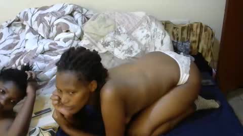 Snapshot of sweet_melod chatting on November 20, 2025, 5:07 am Linda online show from November 20, 2025, 5:07 am