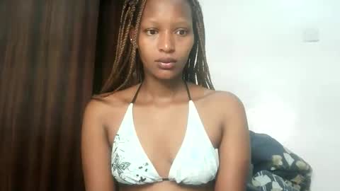 Snapshot of sweet_melod chatting on January 19, 2026, 1:42 am Linda online show from January 19, 2026, 1:42 am