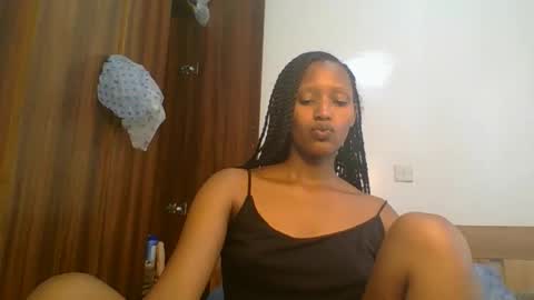 Snapshot of sweet_melod chatting on February 28, 2026, 5:30 am Linda online show from February 28, 2026, 5:30 am