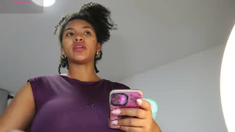 Snapshot of sweet_mia80 chatting on May 4, 2026, 3:35 am MIA online show from May 4, 2026, 3:35 am