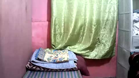 sweet_milkshake2004 online show from October 8, 2025, 2:09 am