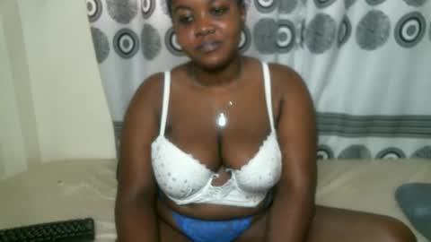 sweet_moh8 online show from November 18, 2025, 1:26 pm