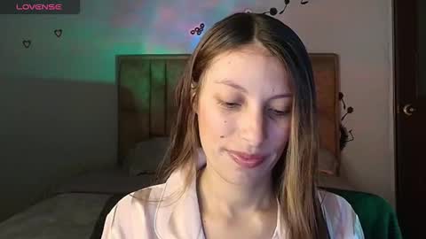 sweet_moon_v_ online show from January 17, 2026, 11:52 pm