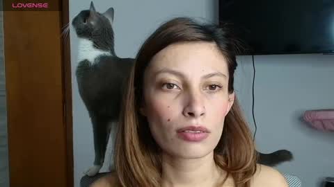 sweet_moon_v_ online show from April 16, 2026, 11:51 pm