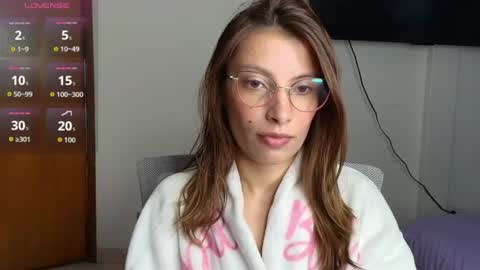 sweet_moon_v_ online show from June 13, 2026, 5:11 pm