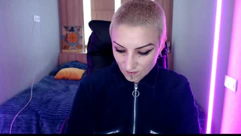 sweet_n_strong online show from May 12, 2026, 11:07 am