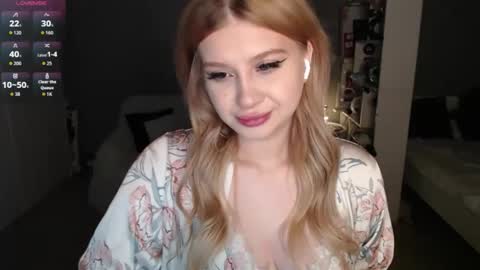 Snapshot of sweet_nicole_333 chatting on March 20, 2026, 6:35 pm sweet_nicole_333 online show from March 20, 2026, 6:35 pm